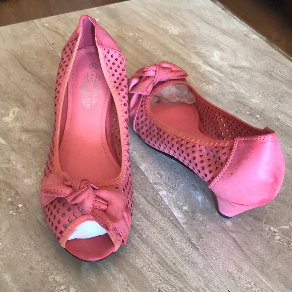 Brand New Charles Albert Pump